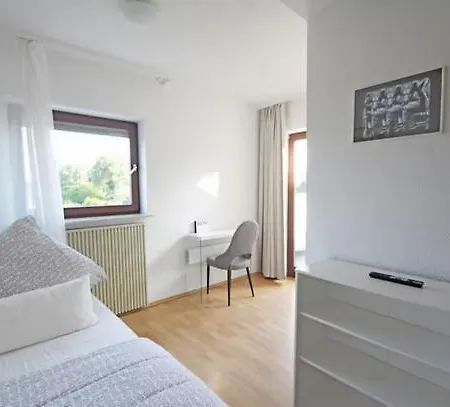 Western ゲストハウス 3*