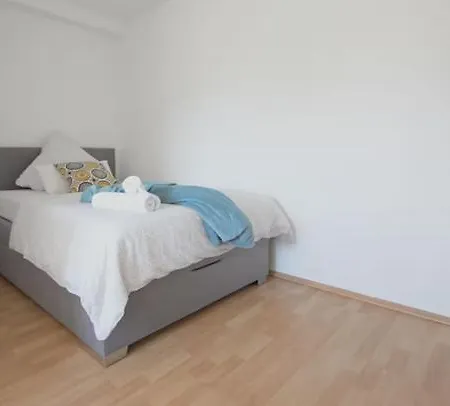 Western ゲストハウス 3*