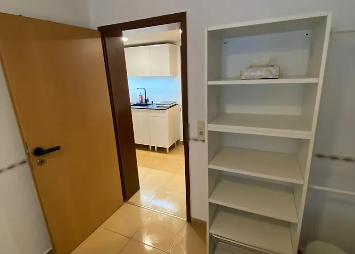 Western 招待所 3*